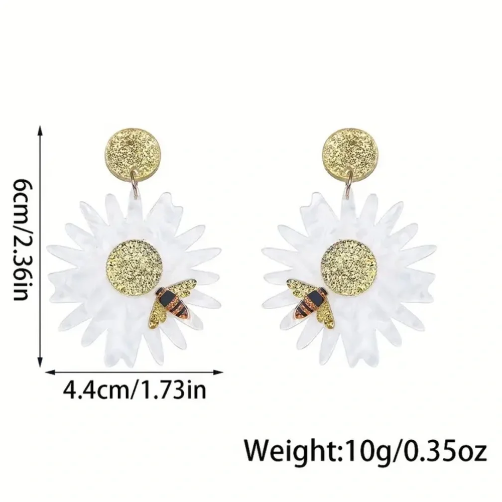 White Daisy Bee Earrings - Picture 2 of 2